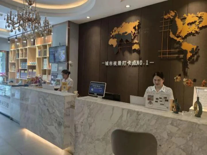 Каили: Kaili New Century Hotel (Grand Cross of International Trade Shopping Center)
