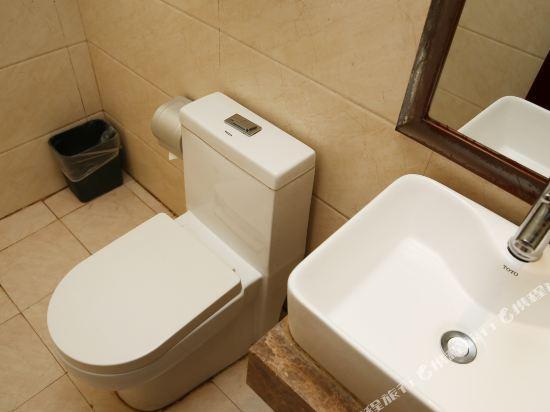 Цзинин: Xingcheng Hotel