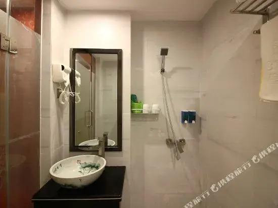 Цзиньюань: 清远森公馆连锁概念酒店(清城中学店)