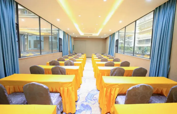 Гуйлинь: Manhattan Hotel Guilin Liangjiang Sihu Arctic Plaza