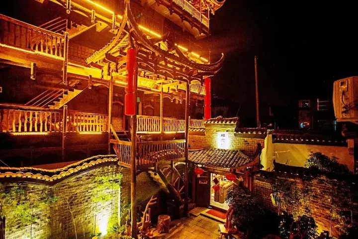 Чжанцзяцзе: Dielianhua Cowherd Inn Zhangjiajie