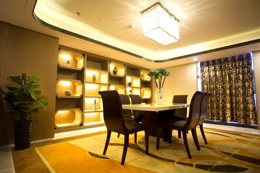 Аньцин: Xianglan Hotels & Resorts