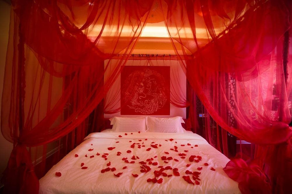Лоян: Luoyang Love Romantic Scene Hotel