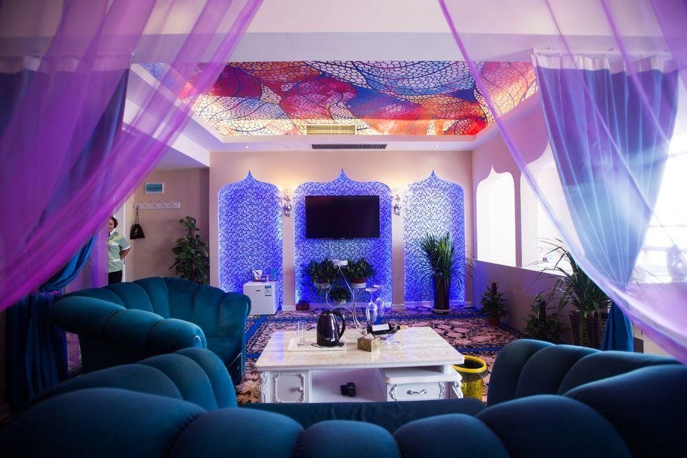 Лоян: Luoyang Love Romantic Scene Hotel