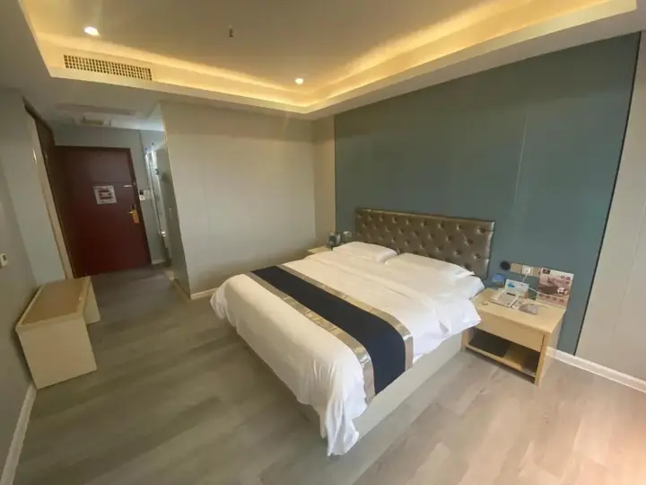 Джиангме: Green Island Holiday Hotel