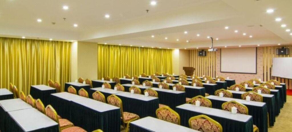 Джиангме: Green Island Holiday Hotel