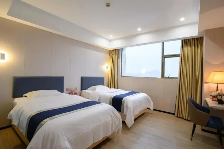 Джиангме: Green Island Holiday Hotel