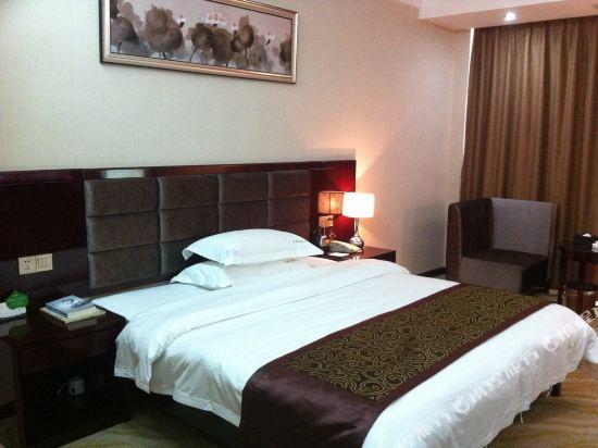 Лунъянь: Shenglong Holiday Hotel