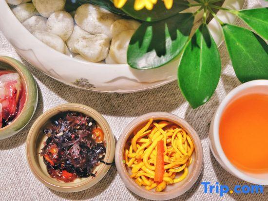 Лешан: Jinye Chanyi Vacation Hotel