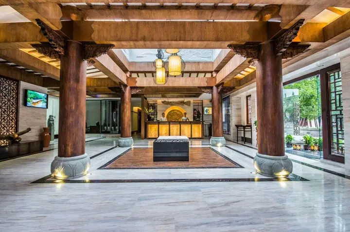 Лешан: Jinye Chanyi Vacation Hotel