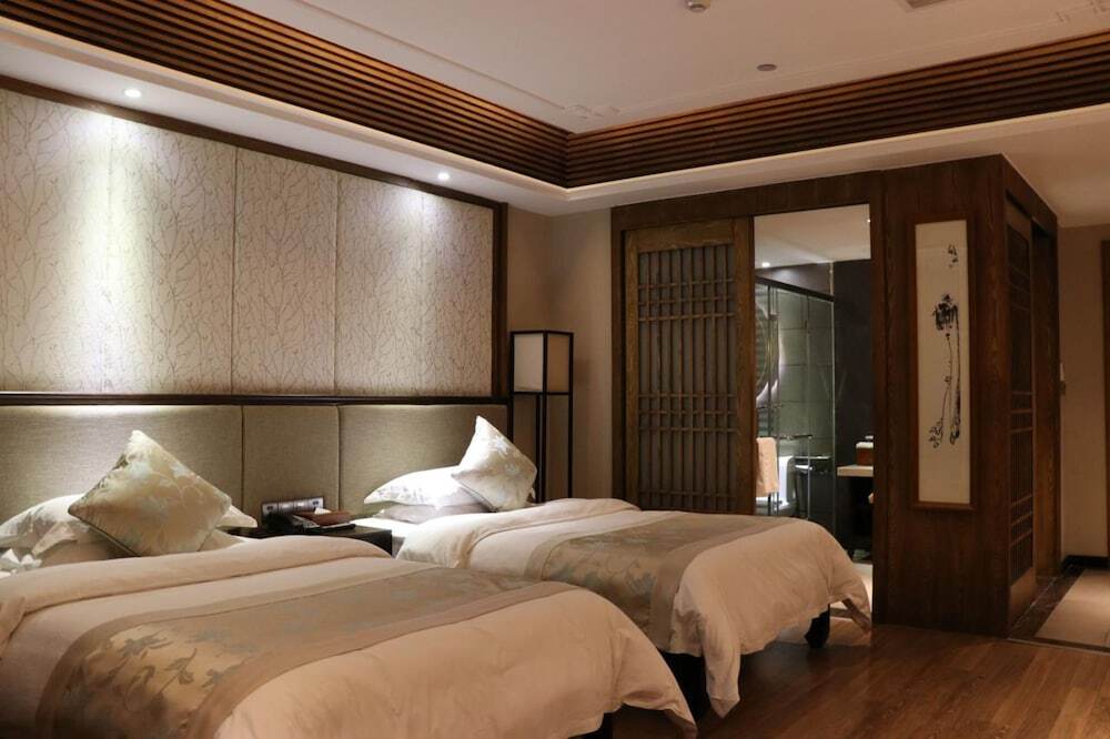 Лешан: Jinye Chanyi Vacation Hotel