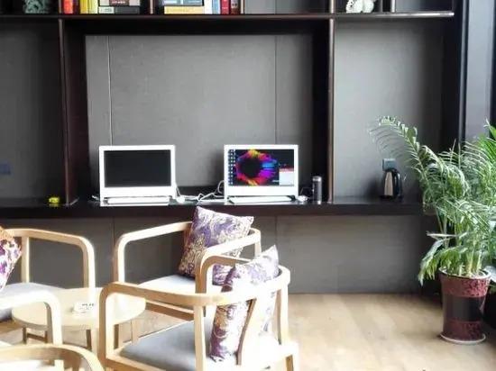 Дунъян: Boyi Mengqin Hotel
