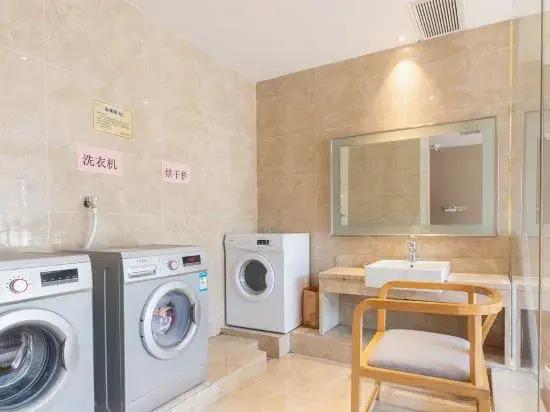 Дунъян: Boyi Mengqin Hotel