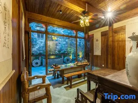 Хуаншань: Yupingge·Long history Viewing Huizhou Design Homestay (Hongcun Pingshan Scenic Area)