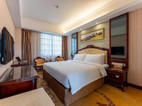 Байсе: Vienna Hotel Jingxi Zhongshan Park