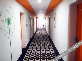 Лянфан: 布丁酒店(廊坊师范学院西小区店)