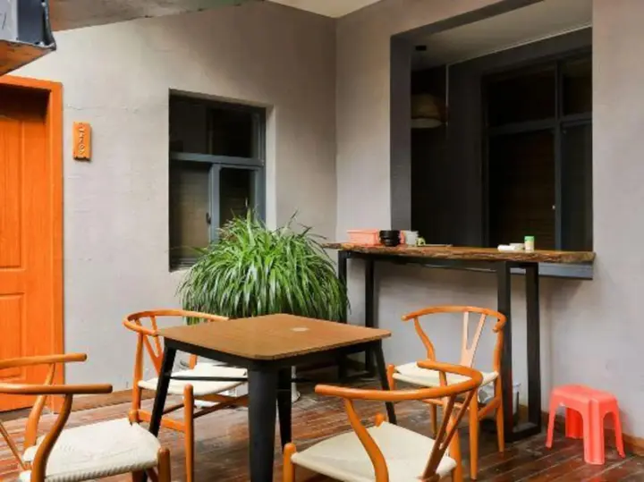 Чжанцзяцзе: Chengzhong Xiaozhu Holiday House (Zhangjiajie Tianmenshan Bus Station Railway Station)