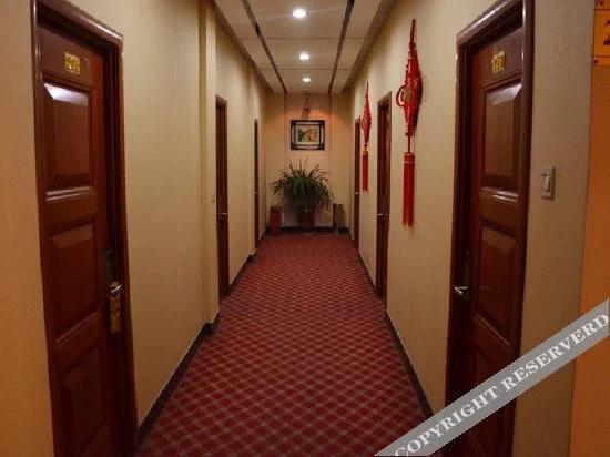 Баодин: Rongyi Express Hotel