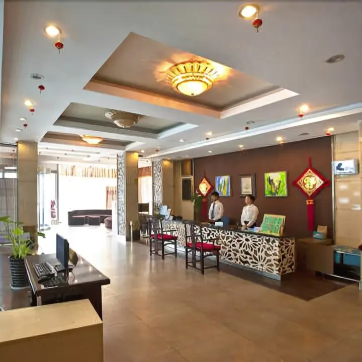 Пуян: Lushang Dongyuan Hotel