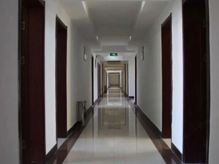 Линьи: Yangguang Express Hotel
