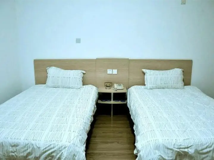 Линьи: Yangguang Express Hotel