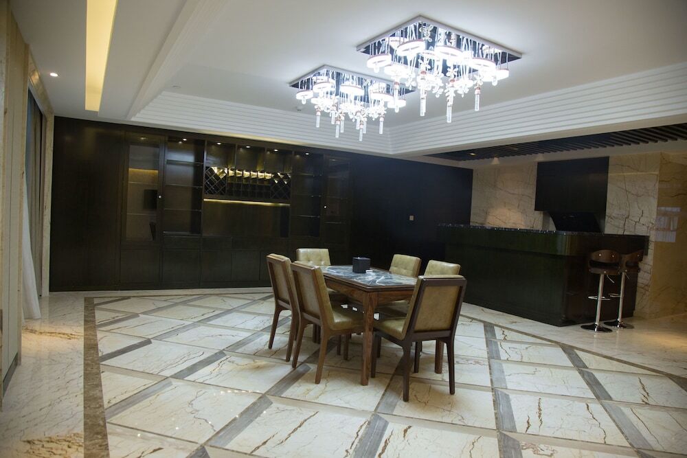 Цзинчжоу: Honghu International Hotel