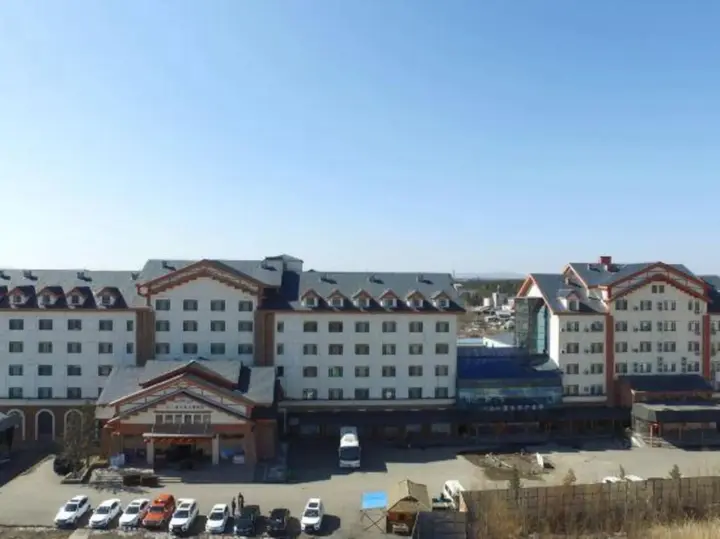 Байшань: One Mountain One Blue Ecological Theme Hotel (Changbaishan High Speed Rail Station)