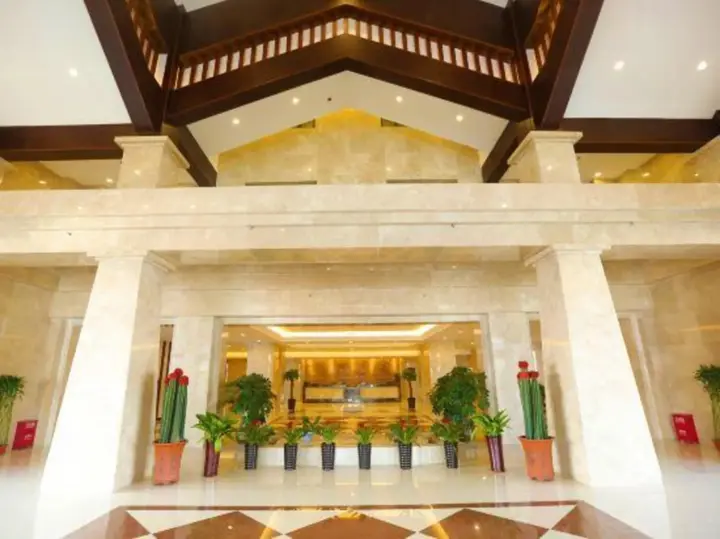 Байшань: One Mountain One Blue Ecological Theme Hotel (Changbaishan High Speed Rail Station)
