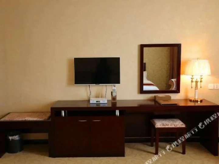 Байшань: One Mountain One Blue Ecological Theme Hotel (Changbaishan High Speed Rail Station)
