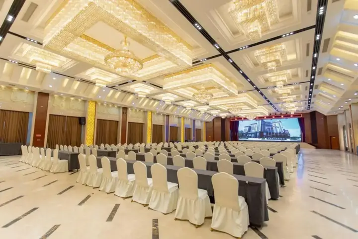 Чжэнчжоу: Jinding Macau International Hotel