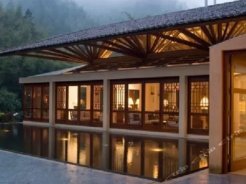 Хойчжоу: Crosswaters Ecolodge & Spa