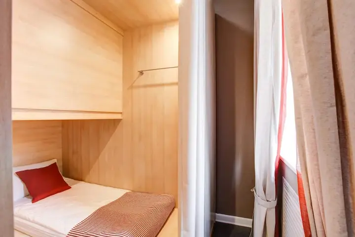 Москва: Dad&Cat Capsule Hotel
