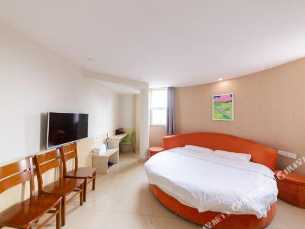 Цанчжоу: Yibai Hotel (Huanghua Municipal Government Xinyu Building)