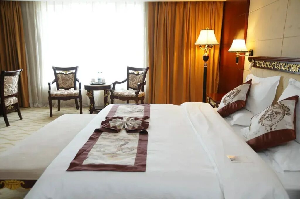 Цюйцзин: Dianneng International Hotel