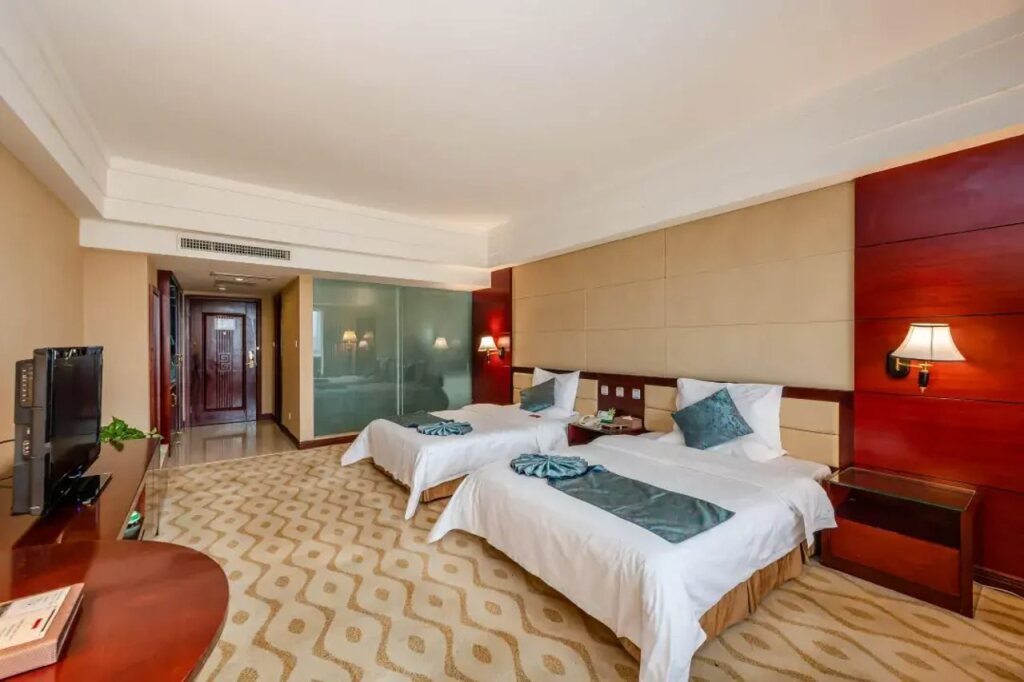 Цюйцзин: Dianneng International Hotel