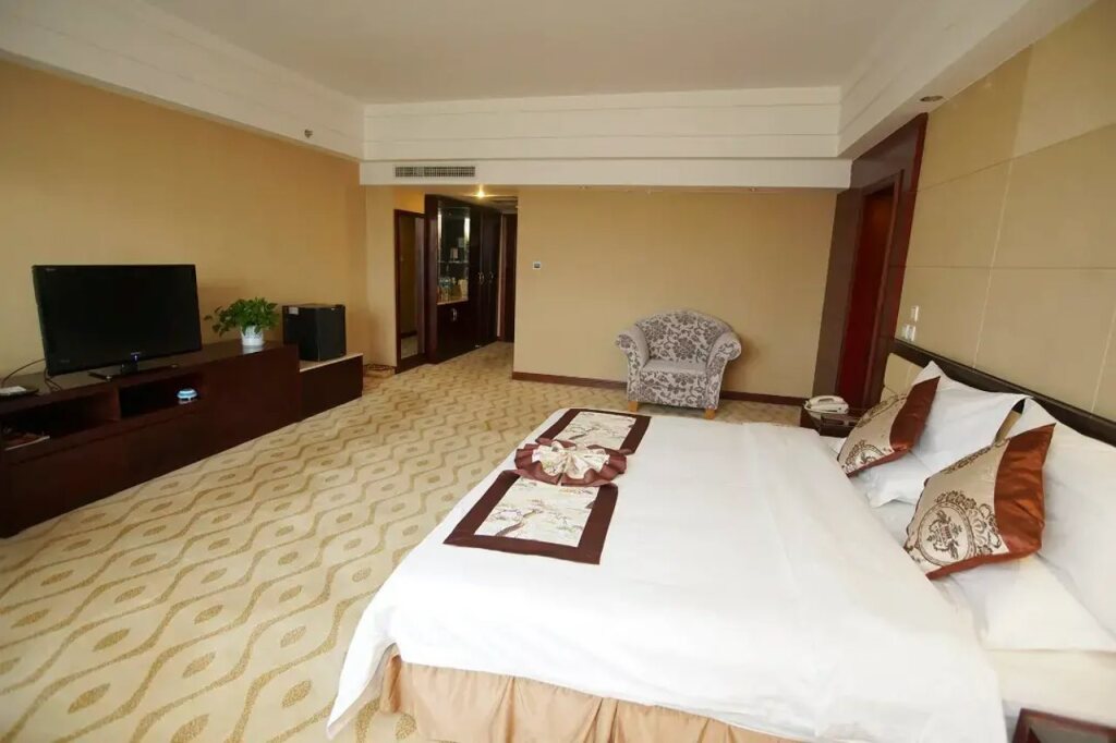 Цюйцзин: Dianneng International Hotel