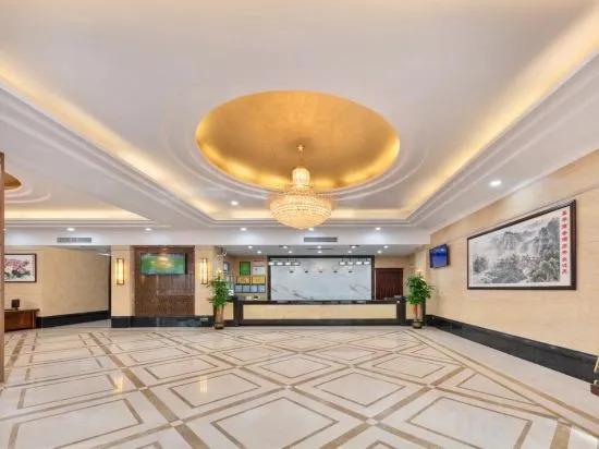 Шаогуань: Jiahua Business Hotel