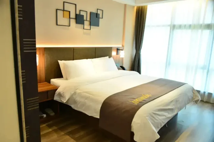 Ляньюньган: Homeinn Plus Hotel (Donghai Pedestrian Street Railway Station)