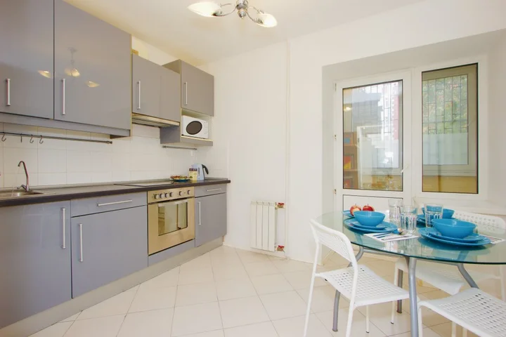 Москва: Kvartira Svobodna Malyij Tishinskij 19 Apartments