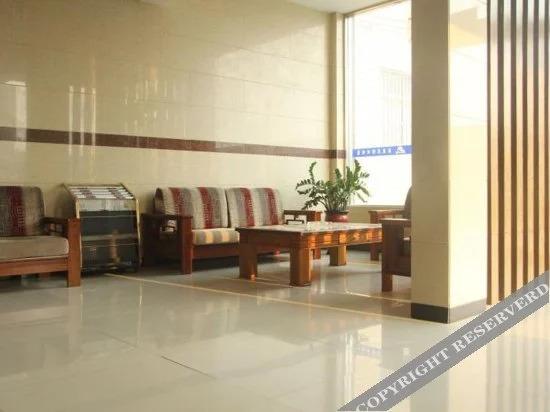 Кайфын: Wenquan Business Hotel