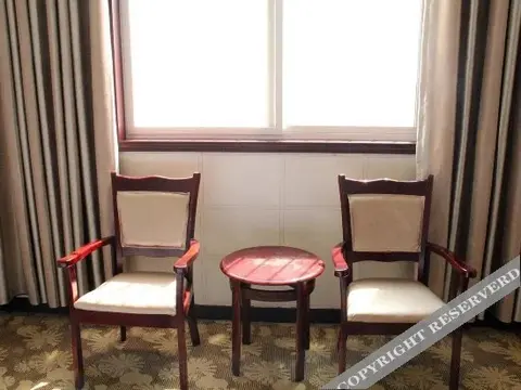 Кайфын: Wenquan Business Hotel