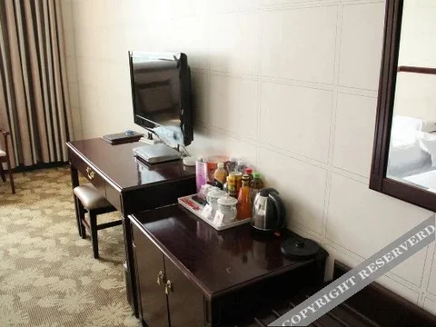 Кайфын: Wenquan Business Hotel