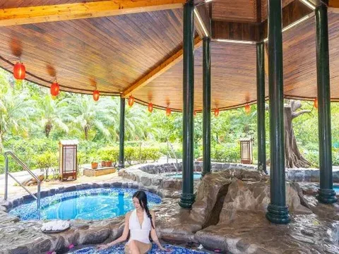 Цзиньюань: Xinyinzhan Hot Spring Holiday Resort