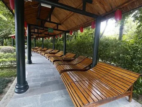 Цзиньюань: Xinyinzhan Hot Spring Holiday Resort
