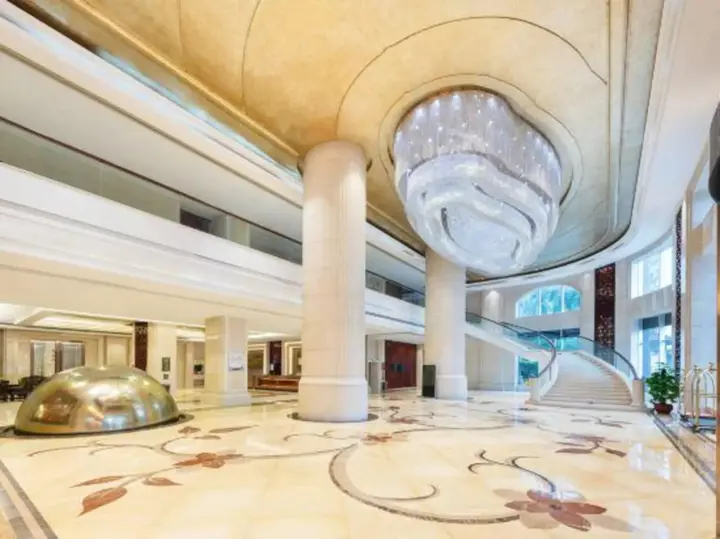 Шаогуань: Grand Garden Hotel