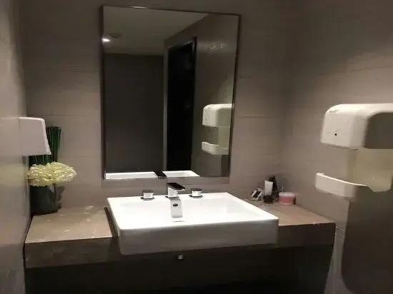 Шэньян: Homeinn Plus Hotel (Shenyang Railway Station East Square Subway Station)