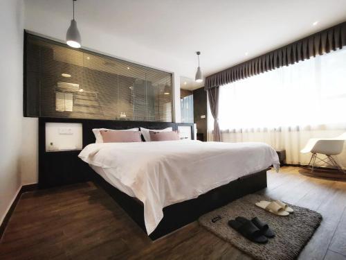 carousel image 3