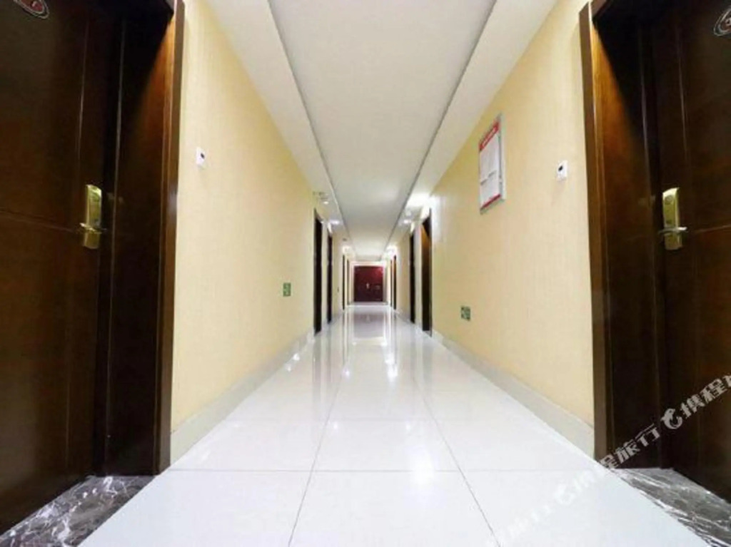 Харбин: Zhongtian Business Hotel