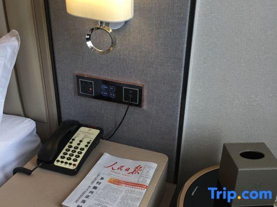 Ичан: Yijin Meiyi Hotel (Yichang Binjiang Park CBD Shopping Center)