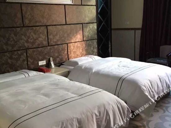 Эньши: Changjiang Express Hotel
